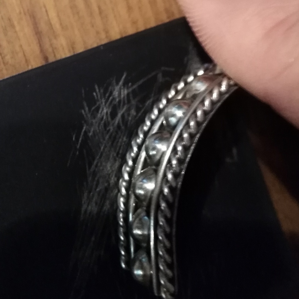 Sold* Mexican Sterling Silver cuff bracelet - Picture 4 of 8